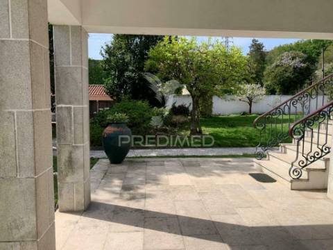 Moradia individual c/ piscina em v. n. famalicão