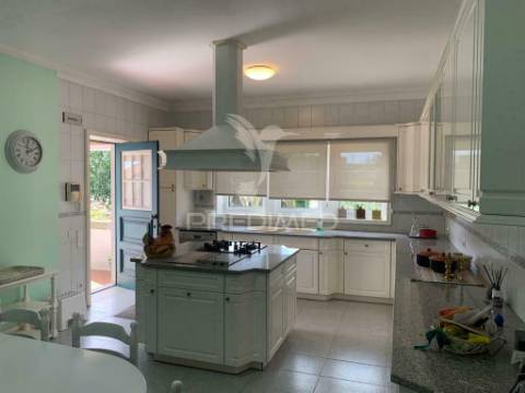 Moradia individual c/ piscina em v. n. famalicão