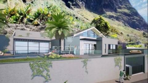 Moradia t4 em construção na calheta - ilha da madeira