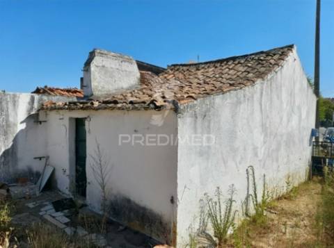 Lote urbano para construção de moradia térrea