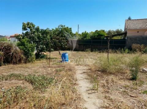 Lote urbano para construção de moradia térrea