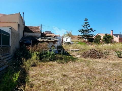 Lote urbano para construção de moradia térrea