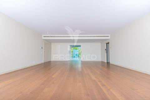 Apartamento t4 de  luxo na estrada monumental