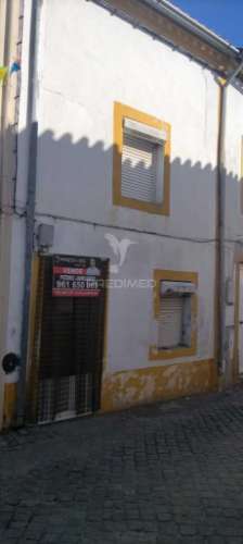 Casa antiga para recuperar em póvoa e meadas