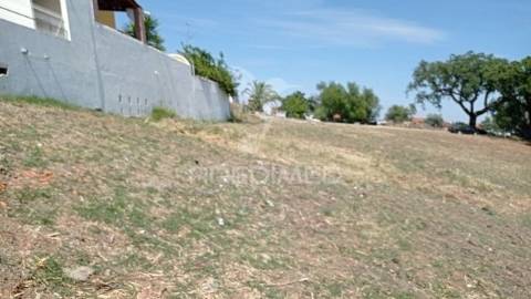 Moradia com projecto de construção aprovado, montargil