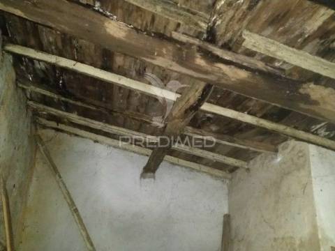 Casa em ruínas alter pedroso- alter chão