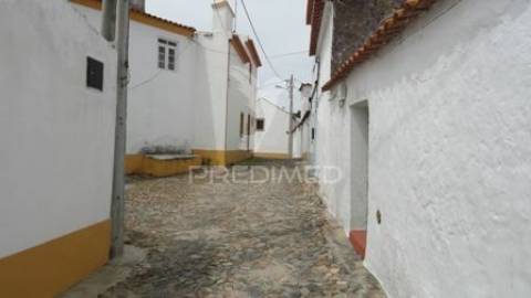 Casa em ruínas alter pedroso- alter chão