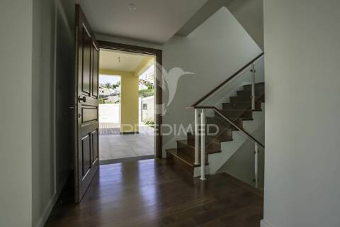 Moradia de luxo com piscina e vista mar