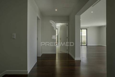 Moradia de luxo com piscina e vista mar