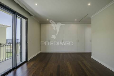 Moradia de luxo com piscina e vista mar