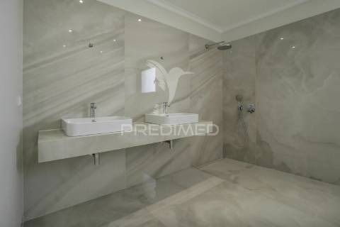 Moradia de luxo com piscina e vista mar