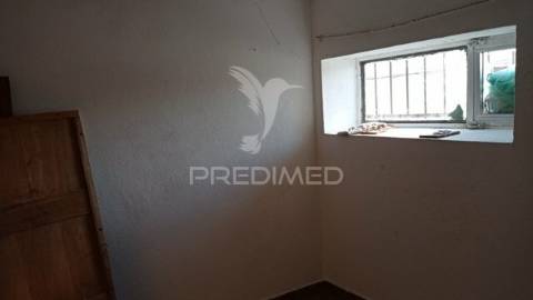 Prédio urbano em cabeço de vide