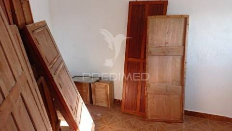 Prédio urbano em cabeço de vide