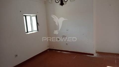 Prédio urbano em cabeço de vide