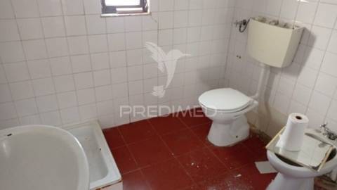 Prédio urbano em cabeço de vide