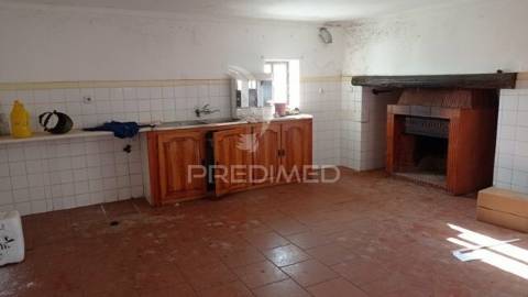 Prédio urbano em cabeço de vide