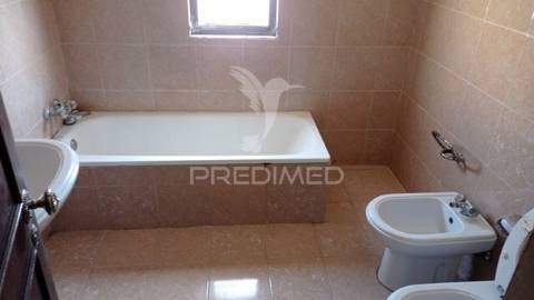 Prédio urbano em cabeço de vide