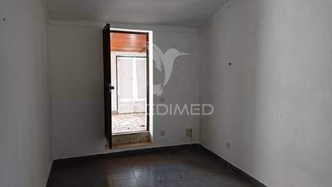 Prédio urbano em cabeço de vide