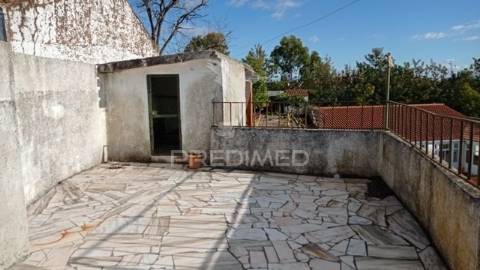 Prédio urbano em cabeço de vide