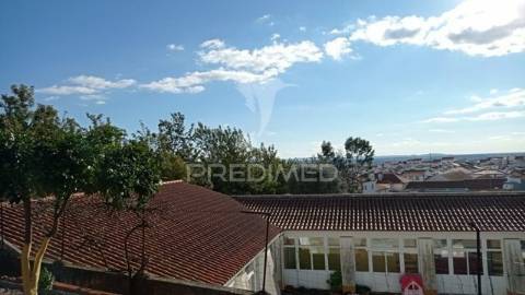 Prédio urbano em cabeço de vide