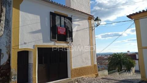 Prédio urbano em cabeço de vide