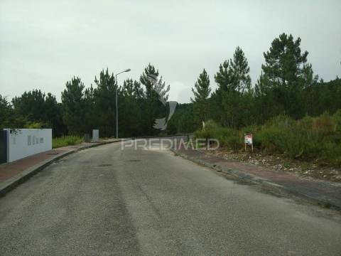 Terreno urbano a 5 minutos de ourem
