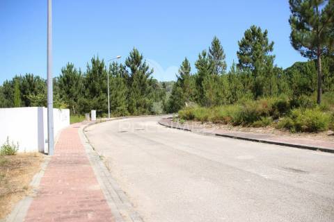 Terreno urbano a 5 minutos de ourem