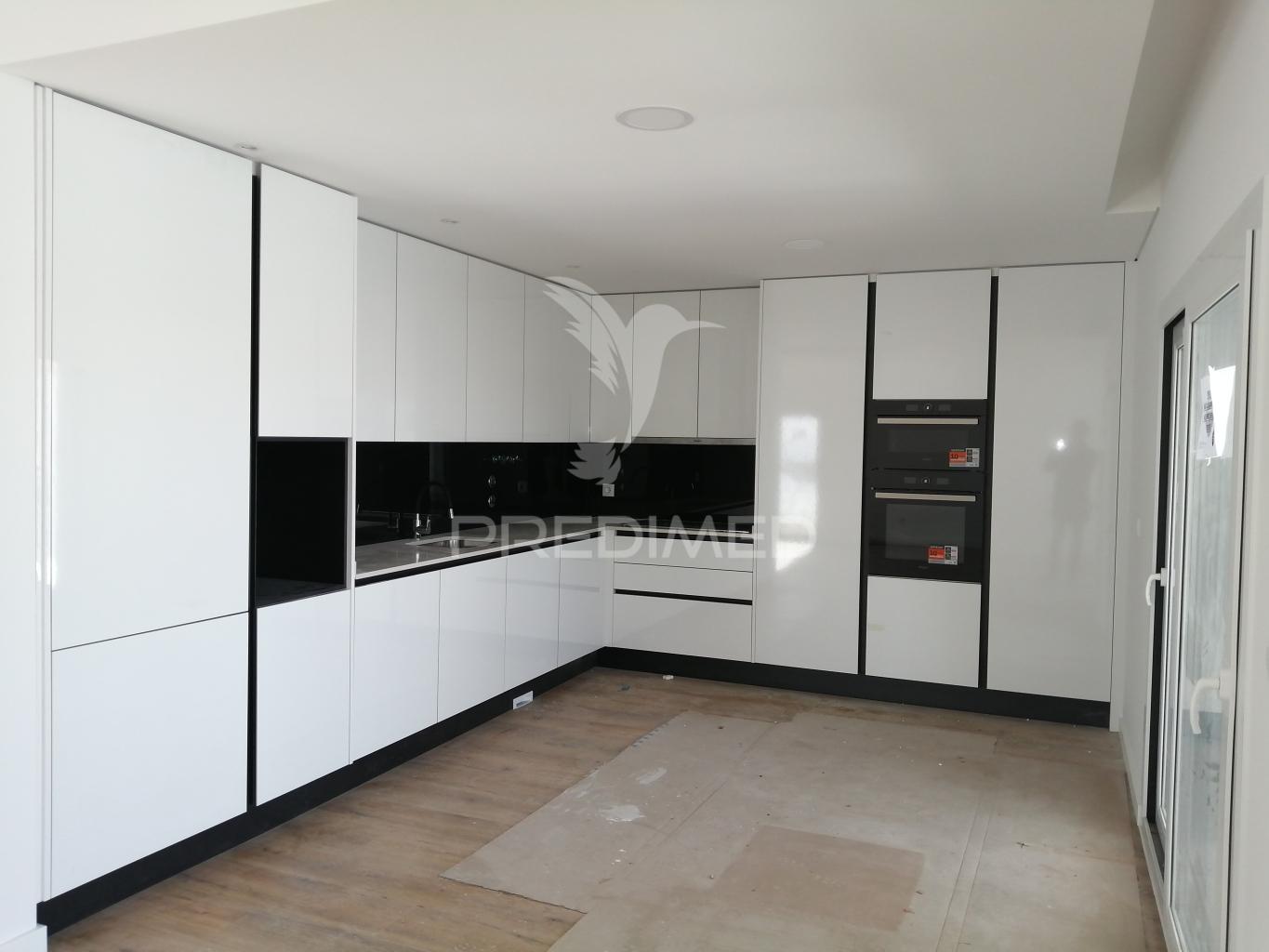 Moradia t4 em construção com piscina e garagem – vale de milhaços, seixal