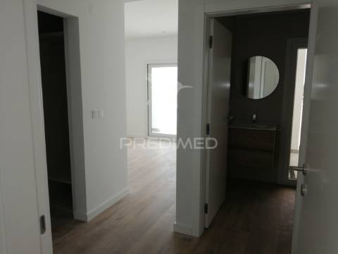 Moradia t4 em construção com piscina e garagem – vale de milhaços, seixal