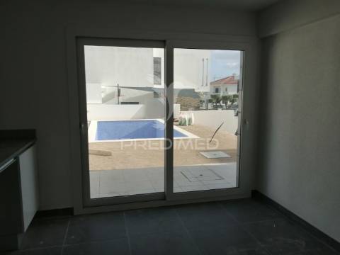 Moradia t4 em construção com piscina e garagem – vale de milhaços, seixal