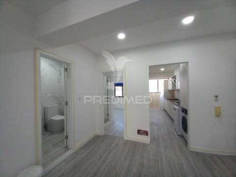 Apartamento duplex t3 com parqueamento - costa da caparica