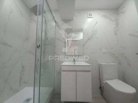 Apartamento duplex t3 com parqueamento - costa da caparica