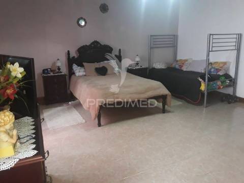 Moradia de traça antiga - agualva