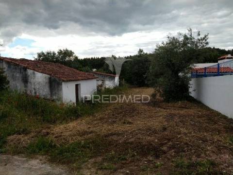 Casa antiga em aldeia do alentejo, margem- gavião