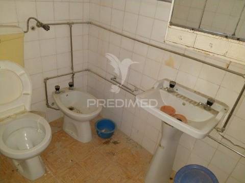 Casa antiga em aldeia do alentejo, margem- gavião