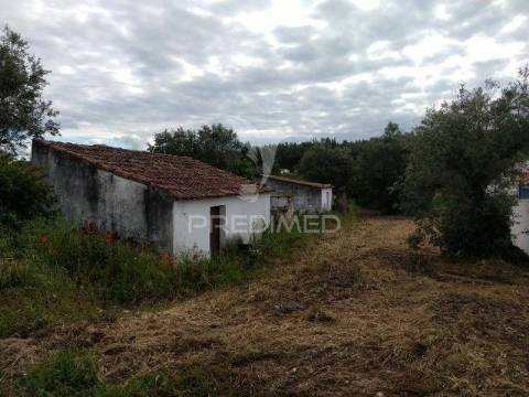 Casa antiga em aldeia do alentejo, margem- gavião