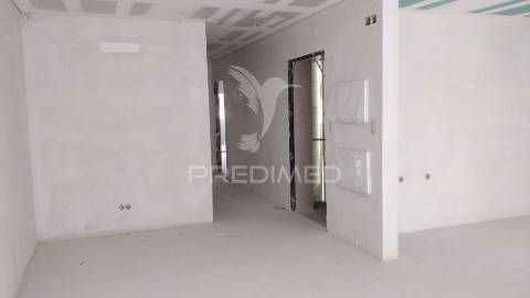 Apartamento t3 novo c/parqueamento