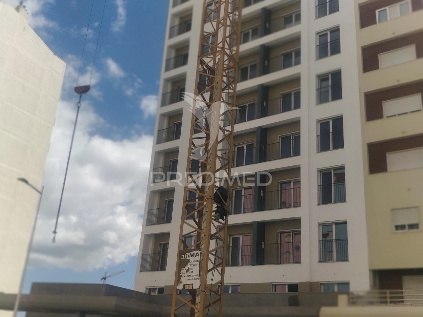 Apartamento t3 novo c/parqueamento