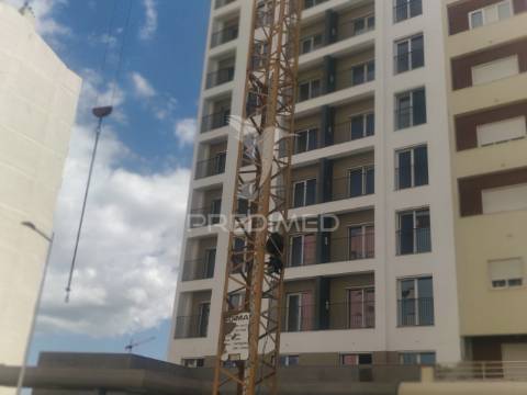 Apartamento t3 novo c/parqueamento