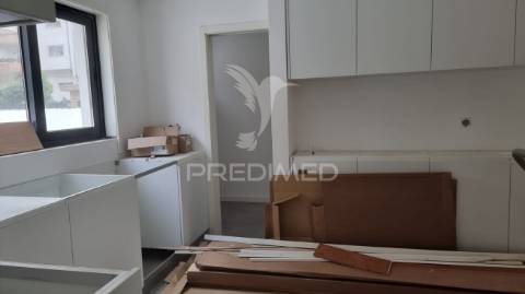 Apartamento t3  em  construção   junto da rtp - gaia