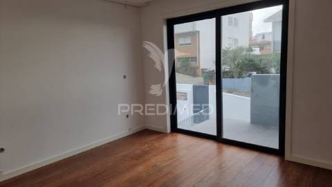 Apartamento t3  em  construção   junto da rtp - gaia
