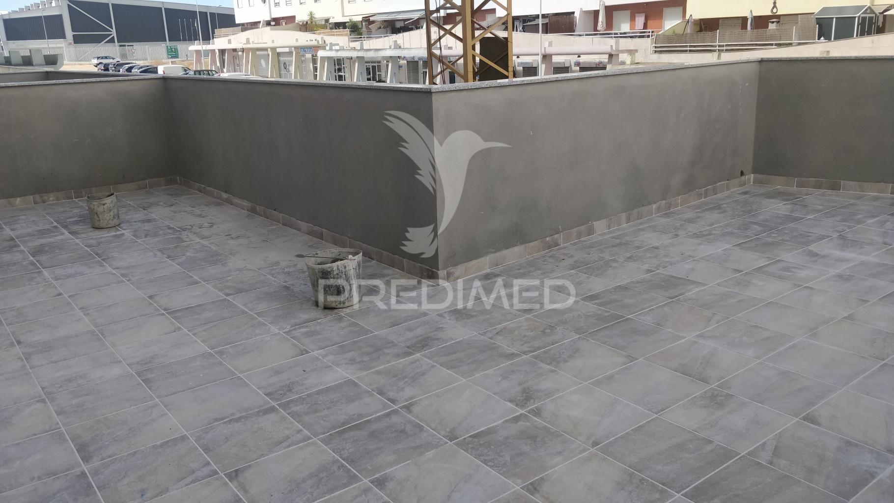 Apartamento t2 novo em santa marta do pinhal- corroios