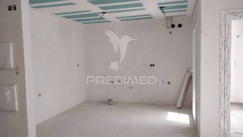 Apartamento t2 novo em santa marta do pinhal- corroios