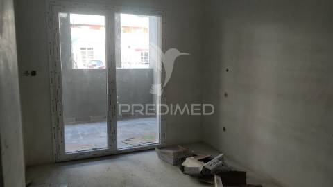 Apartamento t2 novo em santa marta do pinhal- corroios