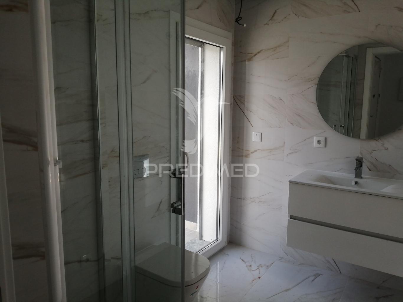 Moradia t4 com garagem e piscina em vale de milhaços