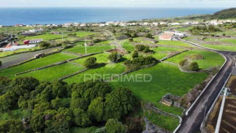 Terreno rústico com viabilidade de construção