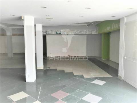 Espaço comercial ou armazém - santa eulália - albufeira oportunidade única.