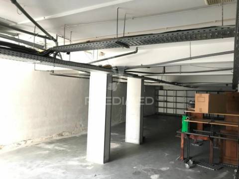 Espaço comercial ou armazém - santa eulália - albufeira oportunidade única.