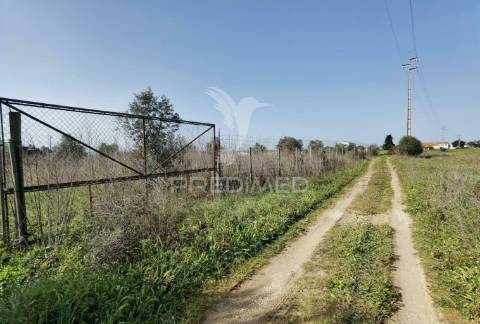 Terreno rústico vedado com 9,600.00m2