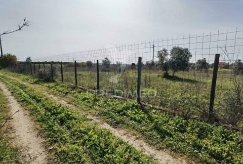 Terreno rústico vedado com 9,600.00m2